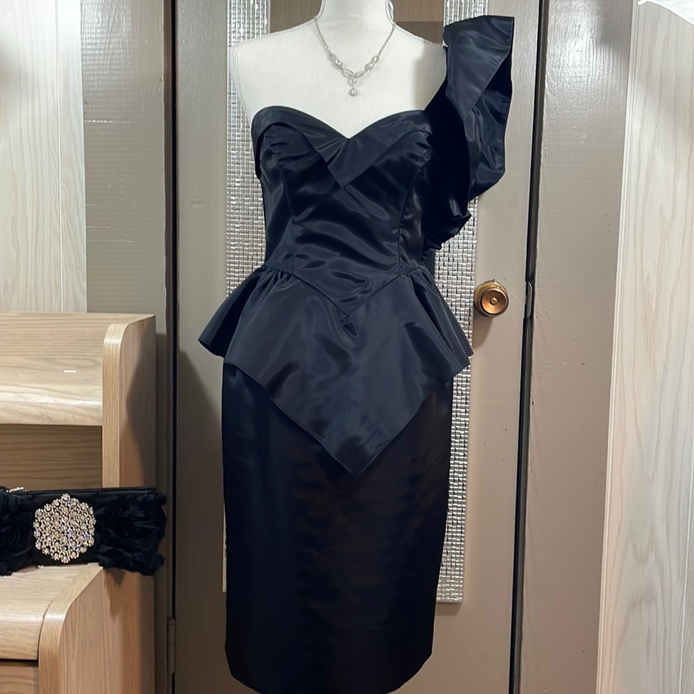 David Howard climax Ruffled one shoulder in Black V peplum skirt back zip S 9/10